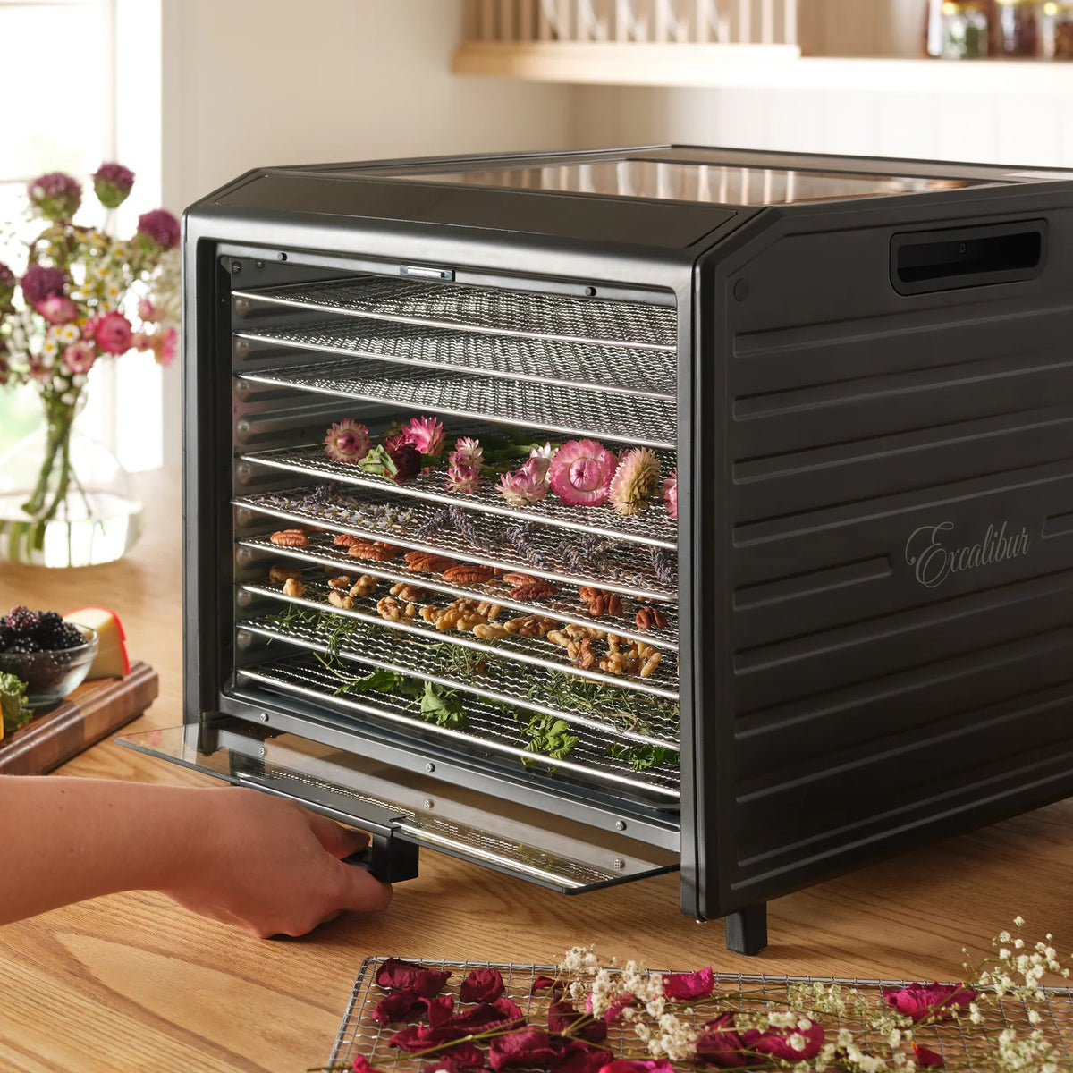 Excalibur DH10SS with flowers on trays.